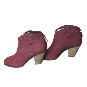 Violet and Red Jackzon Laser Cut Burgundy Ankle Booties NWT 7